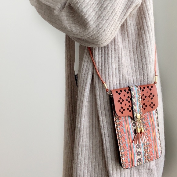 VEGAN LEATHER AZTEC BOHEMIAN CROSSBODY MINI BAG. - Picture 3 of 6
